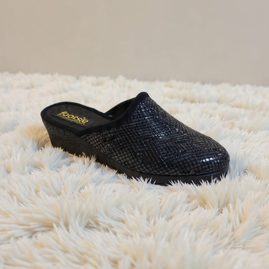 Footsie101 CB-143478F Snake print low wedge slipper